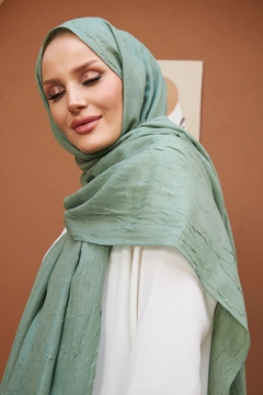 A wholesale clothing model wears hul10595-bamboo-shawl-mint-green, Turkish wholesale Shawl of Hulya Keser