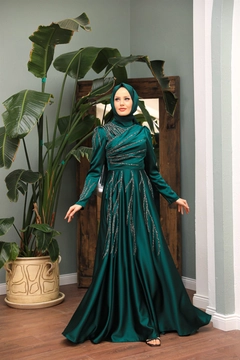Um modelo de roupas no atacado usa 47321 - Evening Dress - Emerald Green, atacado turco Vestir de Hulya Keser