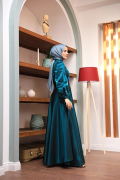 Een kledingmodel uit de groothandel draagt 47332 - Evening Dress - Blue, Turkse groothandel Jurk van Hulya Keser