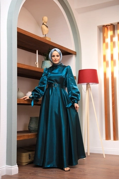Ein Bekleidungsmodell aus dem Großhandel trägt 47332 - Evening Dress - Blue, türkischer Großhandel Kleid von Hulya Keser