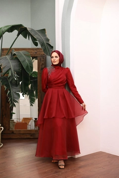 A wholesale clothing model wears 47344 - Evening Dress - Red, Turkish wholesale Dress of Hulya Keser