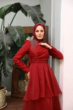 A wholesale clothing model wears 47344 - Evening Dress - Red, Turkish wholesale Dress of Hulya Keser