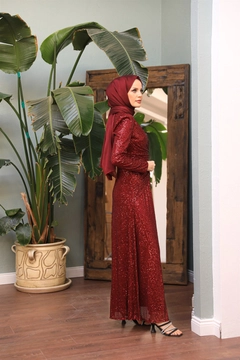 Un mannequin de vêtements en gros porte 47349 - Evening Dress - Claret Red, Robe en gros de Hulya Keser en provenance de Turquie