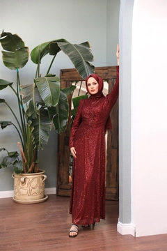 Un mannequin de vêtements en gros porte 47349 - Evening Dress - Claret Red, Robe en gros de Hulya Keser en provenance de Turquie