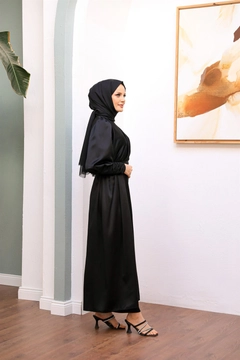 Una modelo de ropa al por mayor lleva 47359 - Evening Dress - Black, Vestido turco al por mayor de Hulya Keser