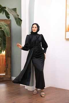 Una modella di abbigliamento all'ingrosso indossa 47359 - Evening Dress - Black, vendita all'ingrosso turca di Vestito di Hulya Keser