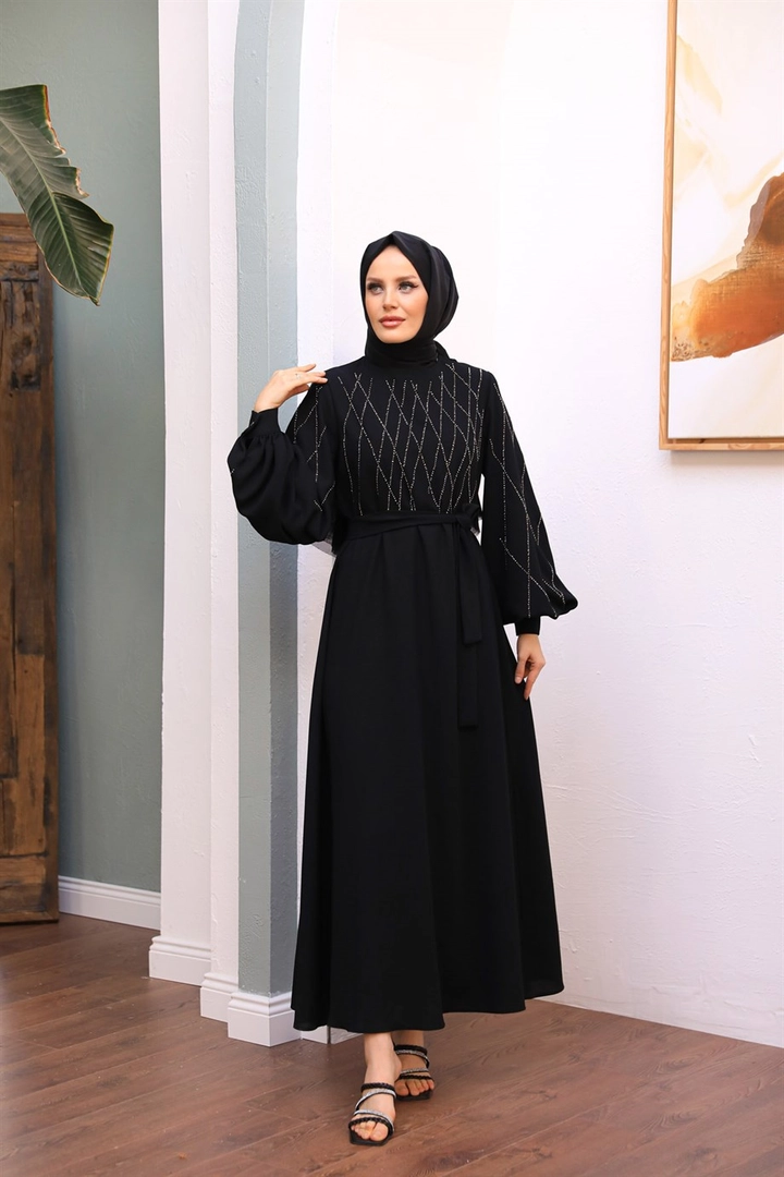 Ein Bekleidungsmodell aus dem Großhandel trägt 47352 - Evening Dress - Black, türkischer Großhandel Kleid von Hulya Keser