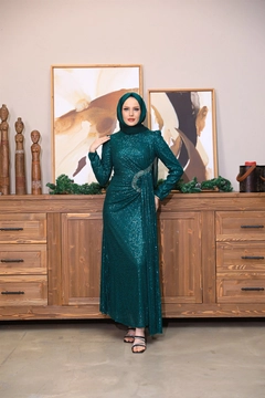 Модель оптовой продажи одежды носит 47374 - Evening Dress - Emerald Green, турецкий оптовый товар Одеваться от Hulya Keser.