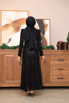 Een kledingmodel uit de groothandel draagt 47376 - Evening Dress - Black, Turkse groothandel Jurk van Hulya Keser