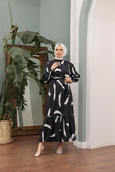 A model wears HUL10185 - Dress - Black, wholesale Dress of Hulya Keser to display at Lonca