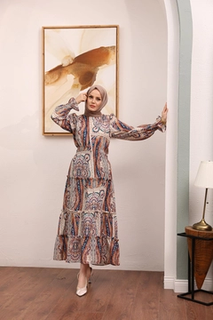 Una modelo de ropa al por mayor lleva HUL10195 - Dress - Brown, Vestido turco al por mayor de Hulya Keser
