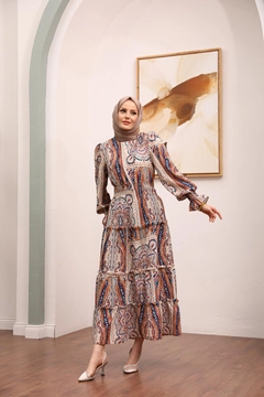 Una modelo de ropa al por mayor lleva HUL10195 - Dress - Brown, Vestido turco al por mayor de Hulya Keser