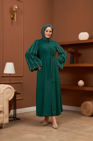 A wholesale clothing model wears  Abaya - Emerald Green
, Turkish wholesale Abaya of Hulya Keser