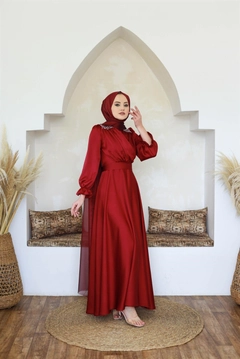 Una modelo de ropa al por mayor lleva 37648 - Evening Dress - Claret Red, Vestido turco al por mayor de Hulya Keser