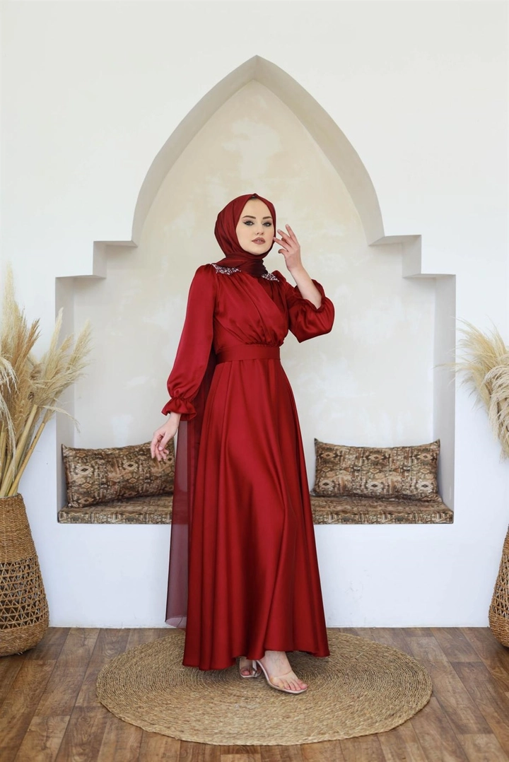 Una modella di abbigliamento all'ingrosso indossa 37648 - Evening Dress - Claret Red, vendita all'ingrosso turca di Vestito di Hulya Keser