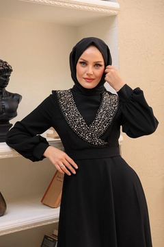 Un mannequin de vêtements en gros porte 37663 - Evening Dress - Black, Robe en gros de Hulya Keser en provenance de Turquie