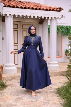 Een kledingmodel uit de groothandel draagt 37673 - Evening Dress - Navy Blue, Turkse groothandel Jurk van Hulya Keser
