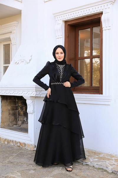 A model wears 37679 - Evening Dress - Black, wholesale Dress of Hulya Keser to display at Lonca