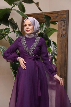 A wholesale clothing model wears 37683 - Evening Dress - Purple, Turkish wholesale Dress of Hulya Keser