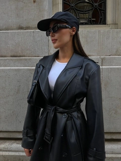 Veľkoobchodný model oblečenia nosí ili10009-epaulette-belted-leather-long-jacket-black, turecký veľkoobchodný Bunda od Ilia