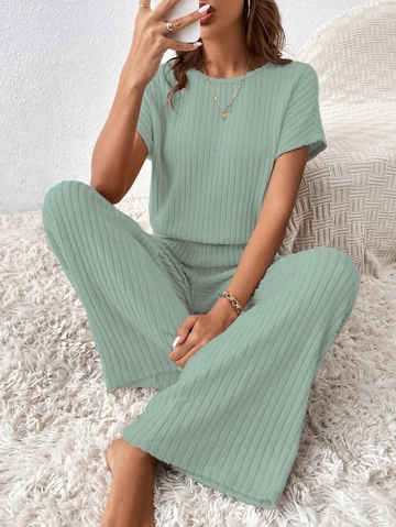 Een kledingmodel uit de groothandel draagt  Dames-jumpsuit Met Korte Mouwen  Elastische Taille  Dik Geribbeld Hemdje  Losjes - Groen
, Turkse groothandel Jumpsuit van Janes