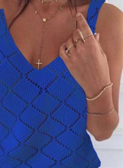 A wholesale clothing model wears jan14127-women's-sleeveless-ring-detail-diamond-pattern-strappy-knitwear-blouse-blue, Turkish wholesale Blouse of Janes