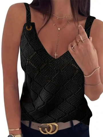 A wholesale clothing model wears  Women's Sleeveless Ring Detail Diamond Pattern Strappy Knitwear Blouse - Black
, Turkish wholesale Blouse of Janes