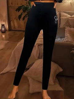 A wholesale clothing model wears jan14546-women's-clover-printed-diving-fabric-tights-black, Turkish wholesale Leggings of Janes