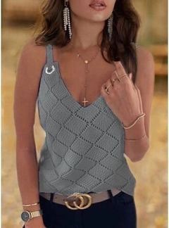 A wholesale clothing model wears jan14585-women's-sleeveless-ring-detail-diamond-pattern-strappy-knitwear-blouse-gray, Turkish wholesale Blouse of Janes