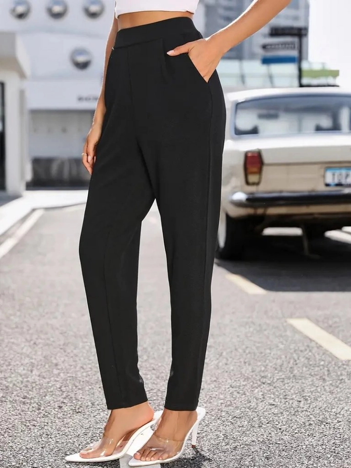 Модель оптовой продажи одежды носит jan14610-women's-high-waist-imported-crepe-pants-with-pockets-black, турецкий оптовый товар Штаны от Janes.