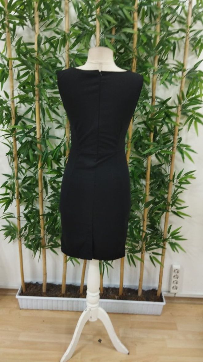 Janes Ženska Uvožena Krep Obleka S Stranskimi Volani Z Ničelnimi Rokavi Črna Oblačila na debelo Koktajl