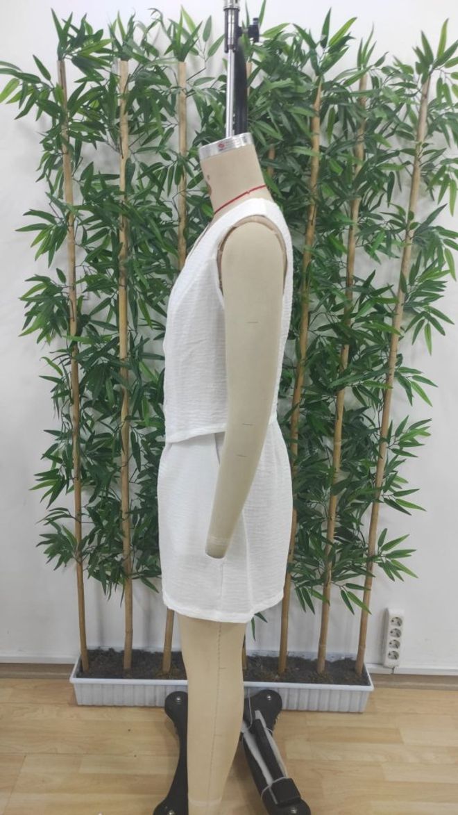 Janes Women's Zero Sleeve Strap V Neck Front Buttoned Imported Linen Jacket And Short Duo Suit White Wholesale Clothing Casual