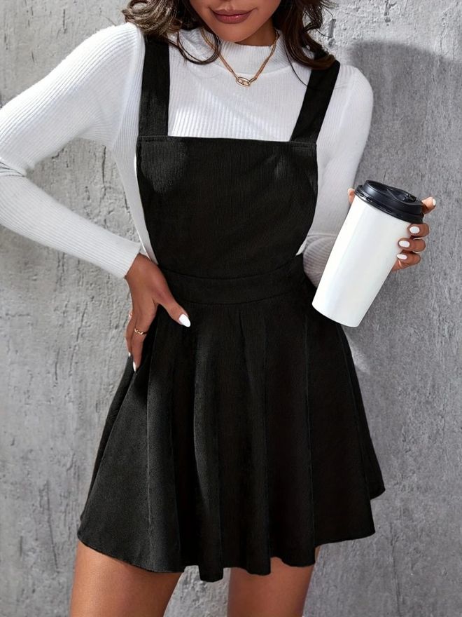 Janes Schwarzes Skater Kleid Mit Langen Ärmeln Und Rundhalsausschnitt Großhandelskleidung Lässig