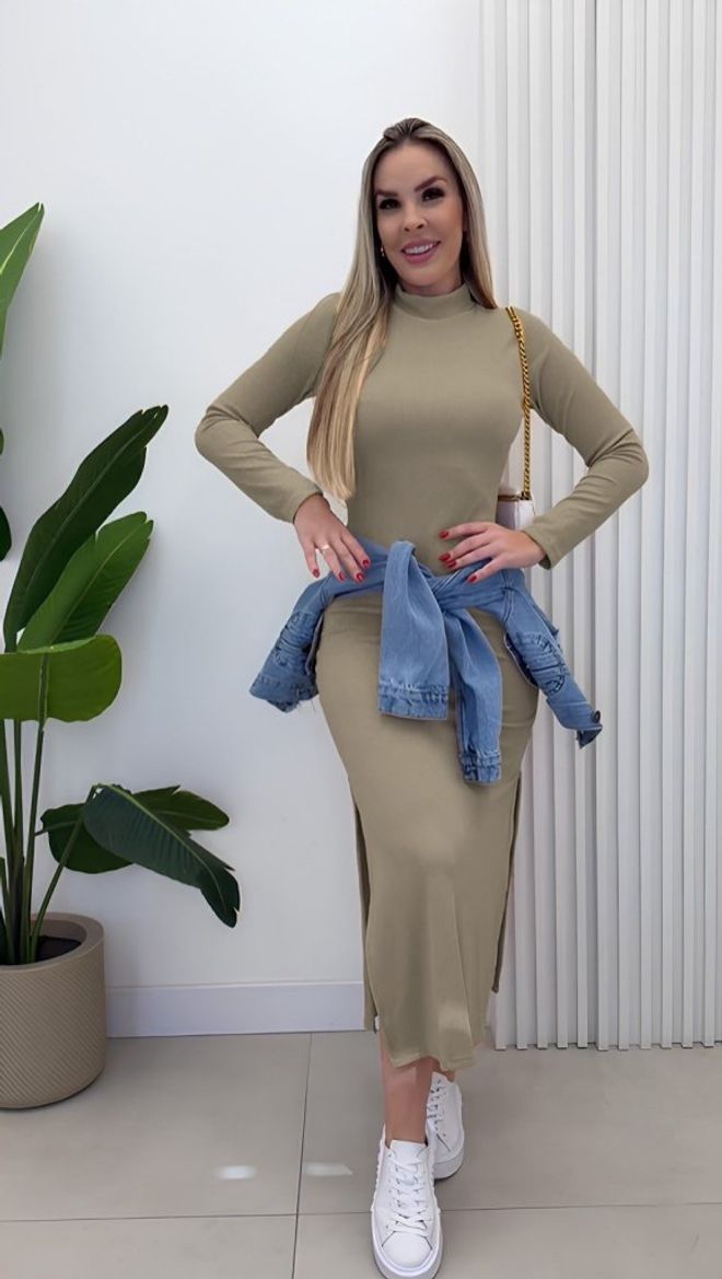Janes Robe Longue À Manches Longues Et Col Roulé Avec Fente Latérale Pour Femmes Beige Vêtements en gros Modeste