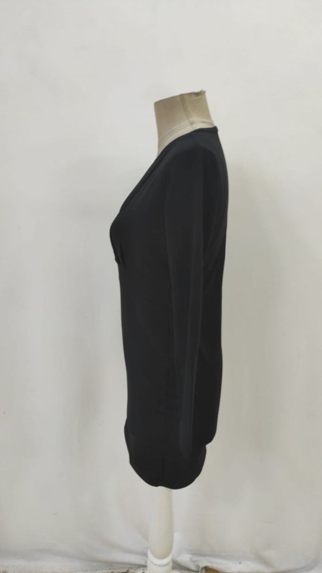 Janes Czarna Elegancka Sukienka Bodycon Z Dekoltem W Serek I Długimi Rękawami Hurtowa sprzedaż odzieży 5