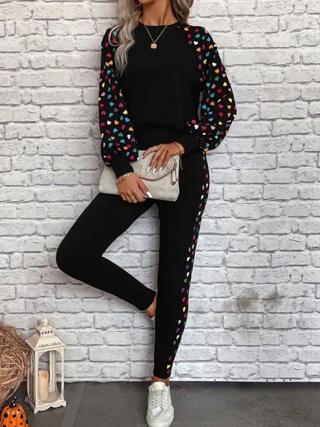 Janes Ensemble Noir Décontracté Sportif Avec Motifs Cœurs Vêtements en gros 1