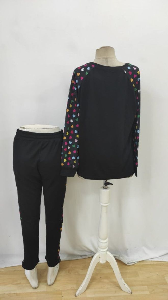 Janes Ensemble Noir Décontracté Sportif Avec Motifs Cœurs Vêtements en gros Hiver