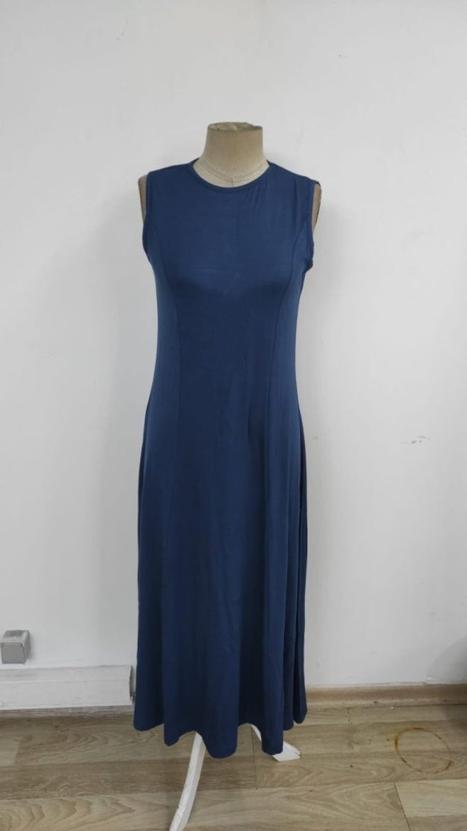 Janes Granatowa Sukienka W Kształcie Litery A Maxi Z Rękawami Typu Cap Hurtowa sprzedaż odzieży Casual