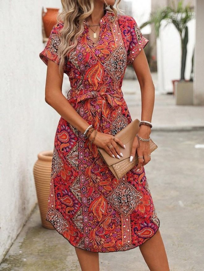 Janes Raudonos Etninės Suknelės Su V Formos Iškirpte Ir Trumpomis Rankovėmis Didmeninė prekyba drabužiais Kokteilinė