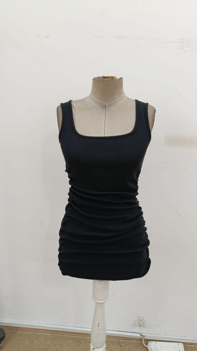 Janes Čierne Mini Bodycon Šaty Bez Rukávov So Štvorcovým Výstrihom Veľkoobchod s oblečením 5