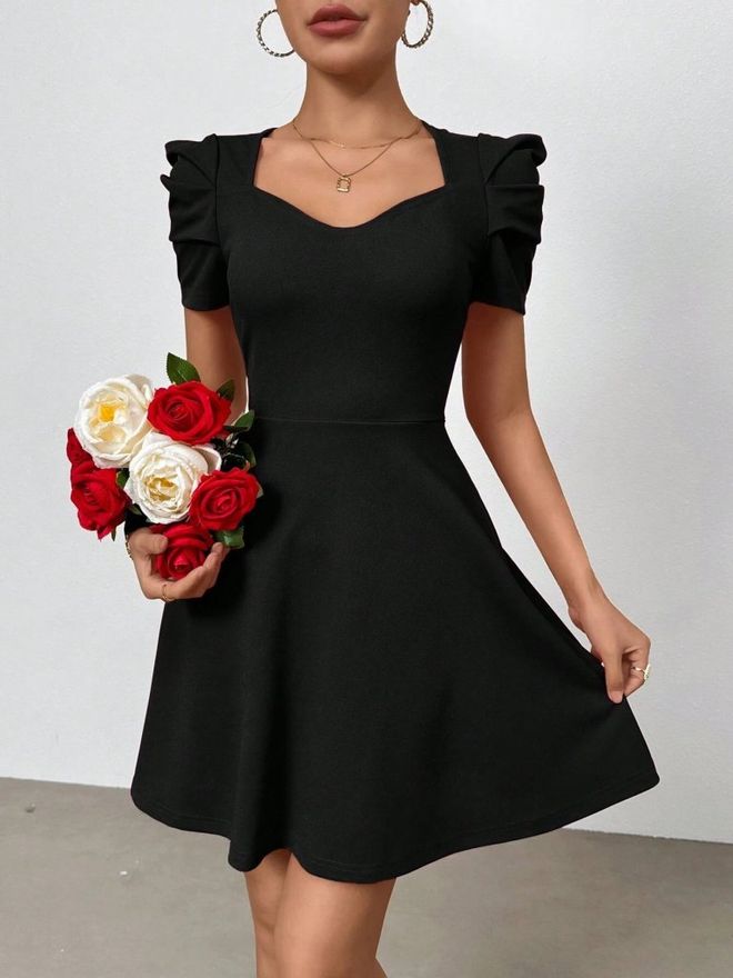 Janes Siyah Fit & Flare Mini Elbise Fırfırlı Kol Detayı Toptan Giyim 1