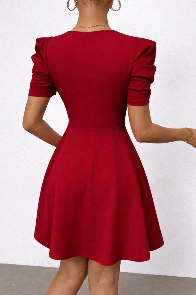 Janes Bordeauxrood Pasvorm En Flare Mini Jurk Met Pofmouwen Groothandel Kleding Verjaardag