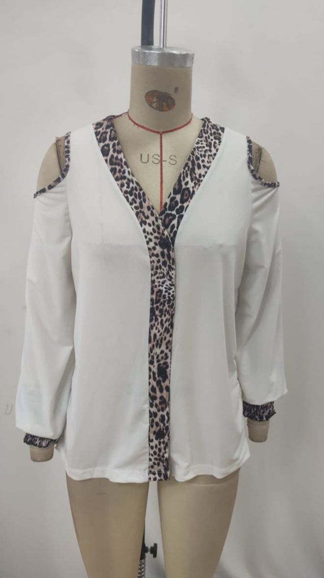 Janes Leopar Desenli Beyaz Bluz Regul Kol Toptan Giyim 5