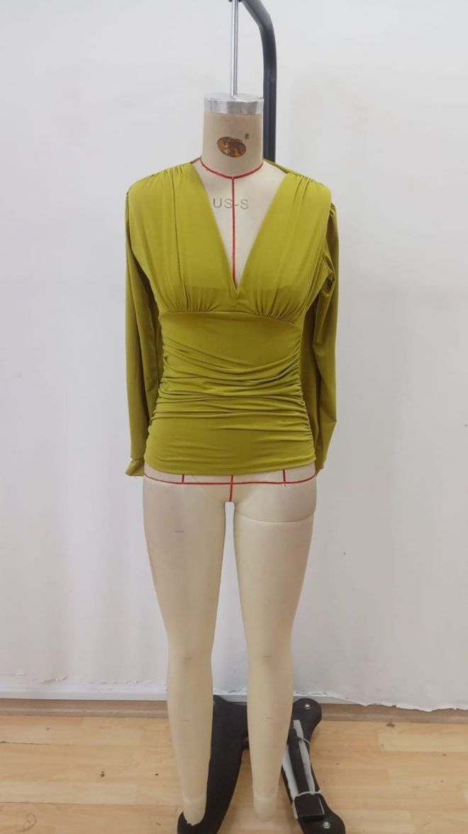 Janes Yeşil Ekstra Dar Kalıp Balon Kol Ve Derin Dekolteli Bluz Toptan Giyim Bahar