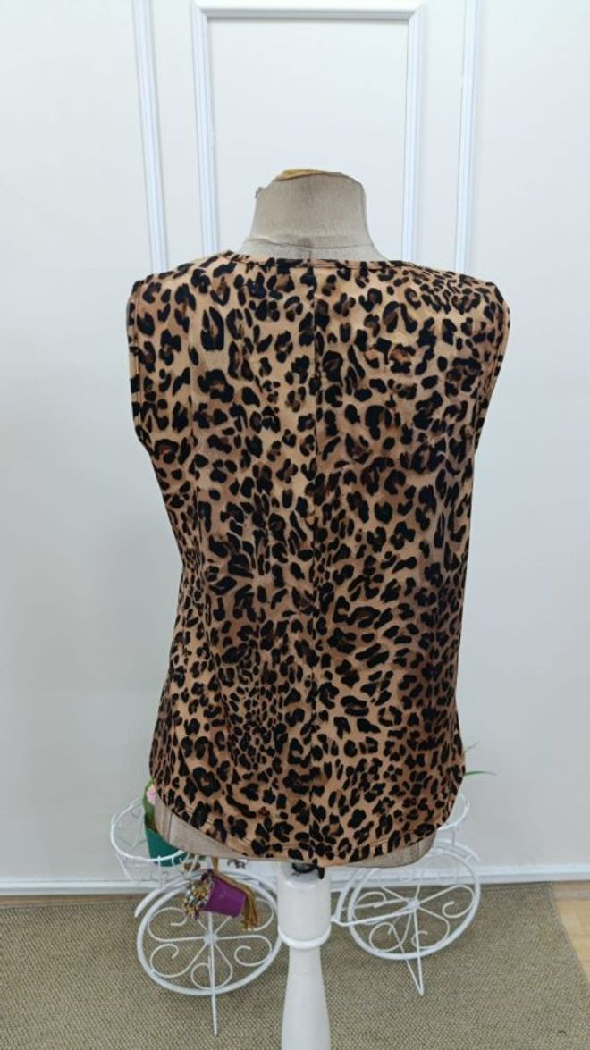 Janes Brown Leopard Print Sleeveless V Neck Blouse Wholesale Clothing 5
