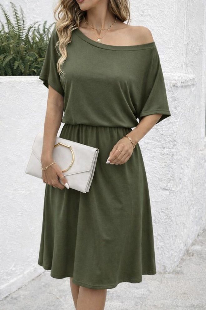 Janes Zielona Sukienka Dopasowana Z Dekoltem Na Jedno Ramię Hurtowa sprzedaż odzieży Casual