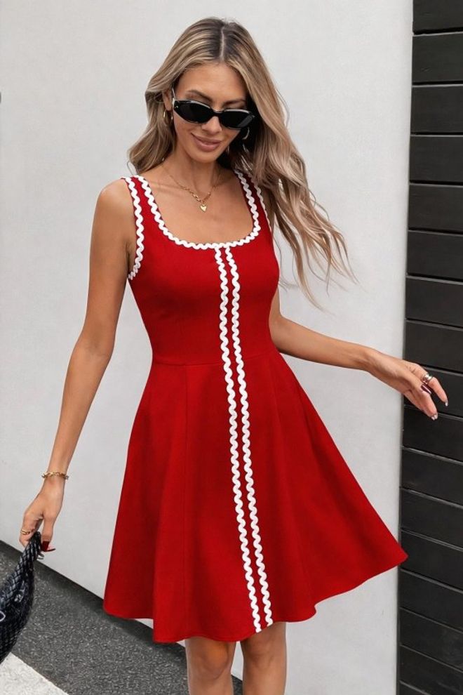 Janes Czerwona Sukienka Dopasowana Z Kwadratowym Dekoltem Hurtowa sprzedaż odzieży Casual