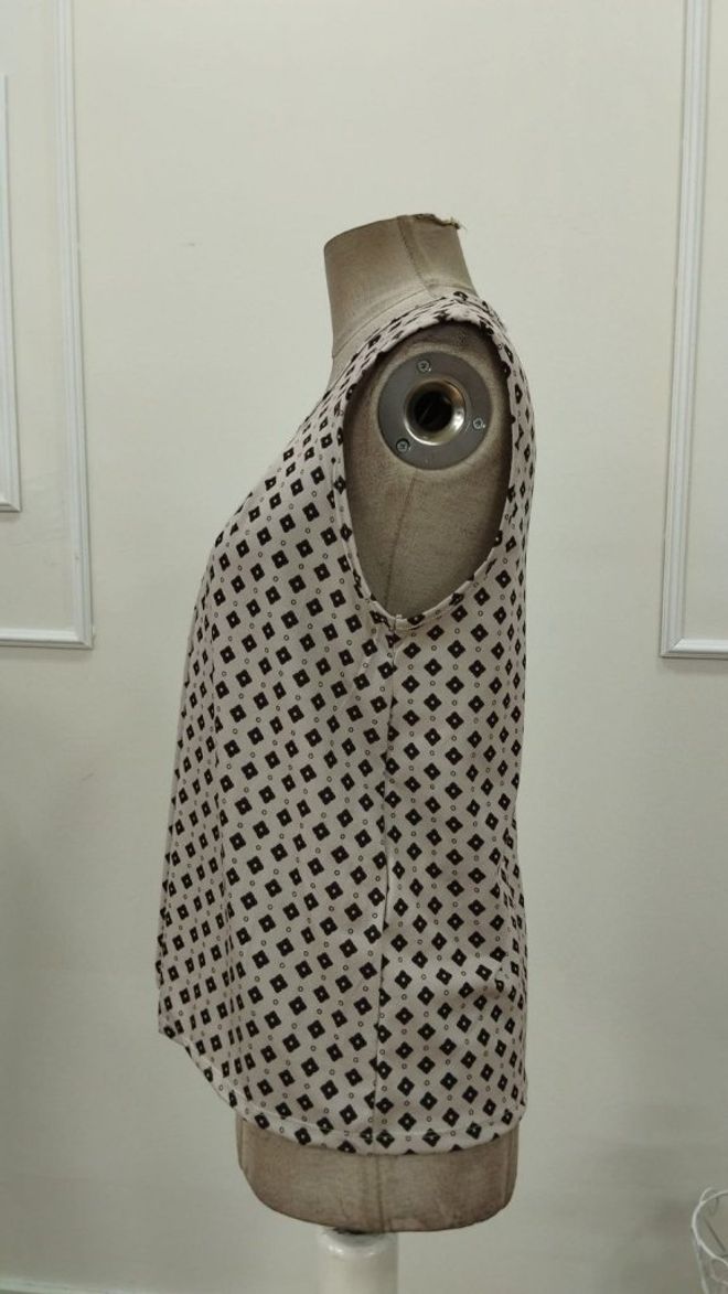 Janes Beige Geometric Cap Sleeve Blouse Wholesale Clothing Work