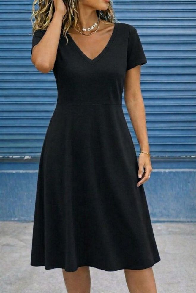 Janes Čierne Šaty Fit And Flare S V výstrihom Veľkoobchod s oblečením Neformálny