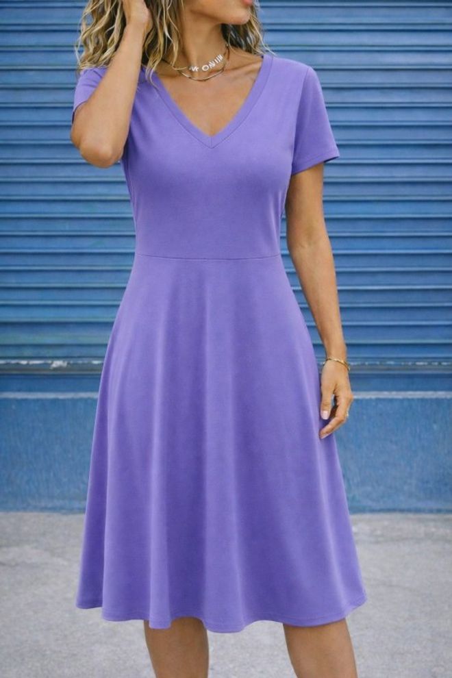 Janes Fialové Šaty Fit And Flare S V výstrihom Veľkoobchod s oblečením Neformálny